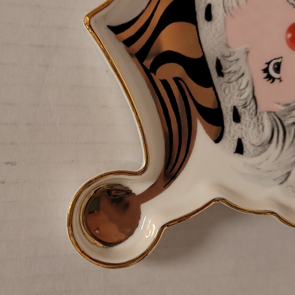 Adorable Santa Treat Tray - Picture 3 of 16